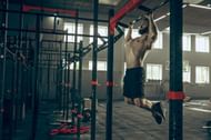Pull ups. (Image via Freepik)
